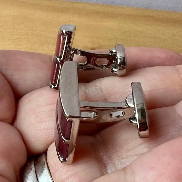 DONALD TRUMP SIGNATURE COLLECTION PINK CAT’S EYE GLASS CUFFLINKS SILVERTONE RARE
